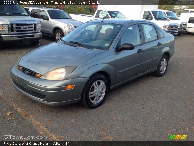 Light Tundra Metallic / Medium Graphite 2003 Ford Focus SE Sedan