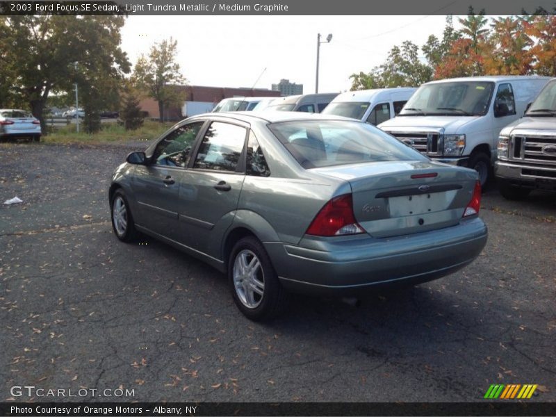 Light Tundra Metallic / Medium Graphite 2003 Ford Focus SE Sedan