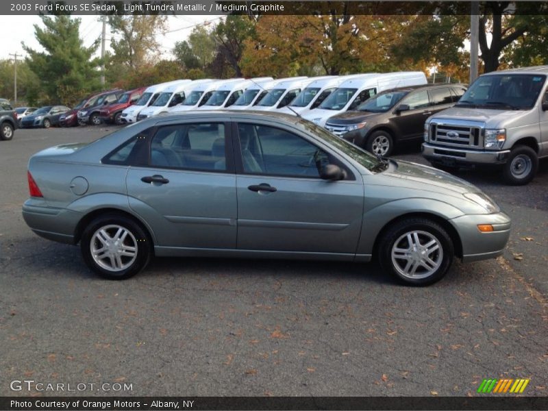 Light Tundra Metallic / Medium Graphite 2003 Ford Focus SE Sedan