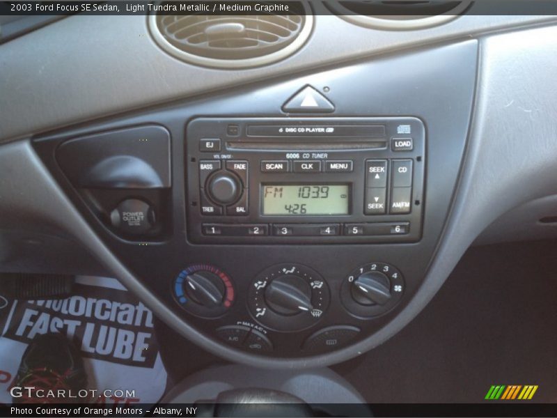 Light Tundra Metallic / Medium Graphite 2003 Ford Focus SE Sedan
