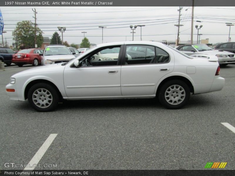 Artic White Pearl Metallic / Charcoal 1997 Nissan Maxima GXE