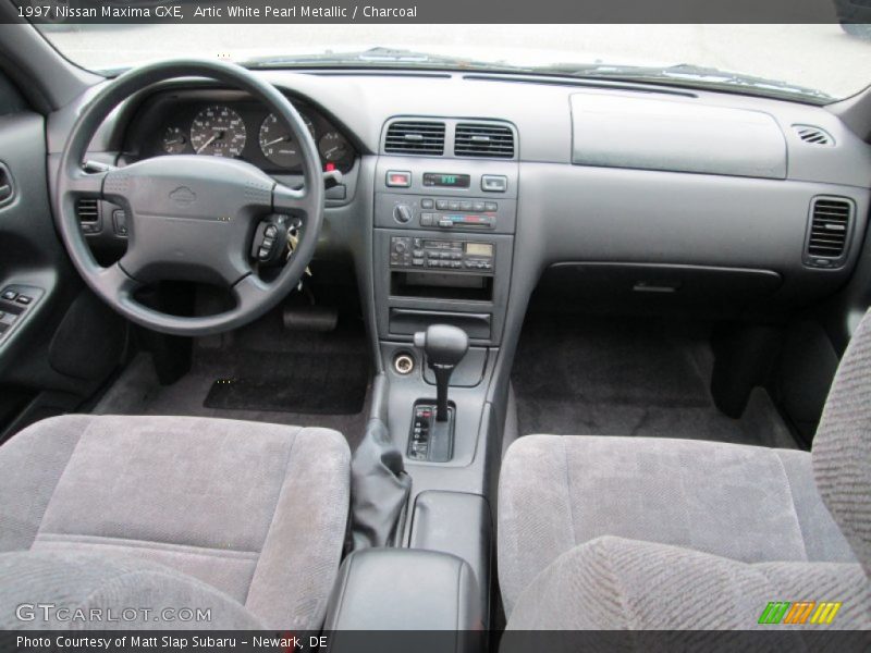 Artic White Pearl Metallic / Charcoal 1997 Nissan Maxima GXE