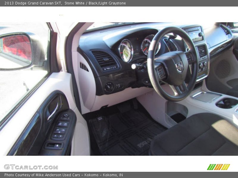Stone White / Black/Light Graystone 2013 Dodge Grand Caravan SXT