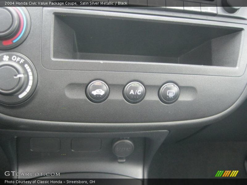 Satin Silver Metallic / Black 2004 Honda Civic Value Package Coupe