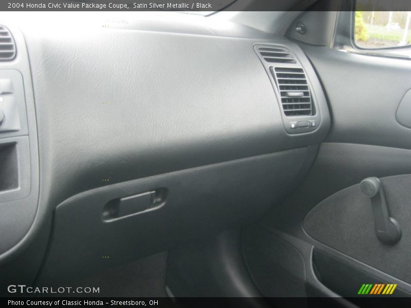 Satin Silver Metallic / Black 2004 Honda Civic Value Package Coupe