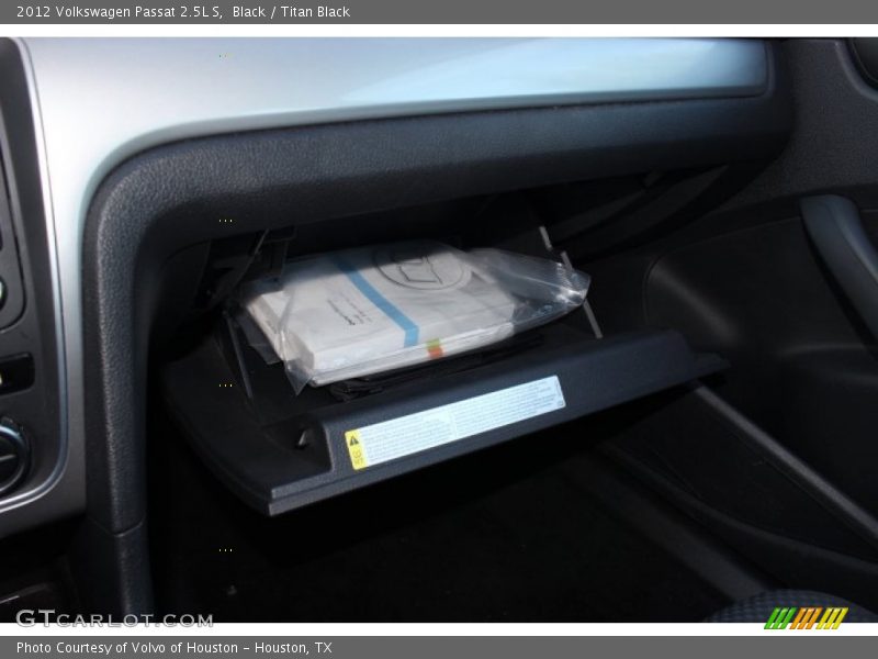 Black / Titan Black 2012 Volkswagen Passat 2.5L S