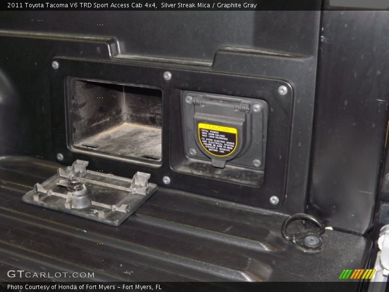 Silver Streak Mica / Graphite Gray 2011 Toyota Tacoma V6 TRD Sport Access Cab 4x4