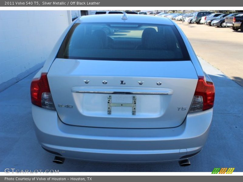 Silver Metallic / Off Black Leather 2011 Volvo S40 T5