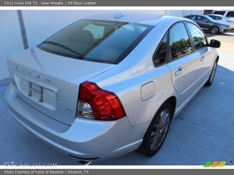 Silver Metallic / Off Black Leather 2011 Volvo S40 T5