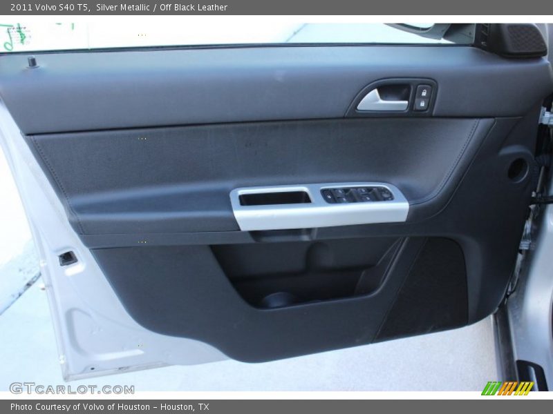 Silver Metallic / Off Black Leather 2011 Volvo S40 T5