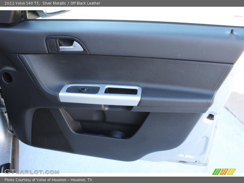 Silver Metallic / Off Black Leather 2011 Volvo S40 T5