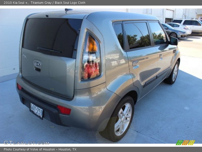 Titanium Gray / Black Soul Logo Cloth 2010 Kia Soul +