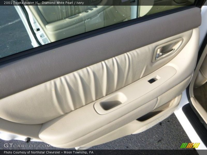 Diamond White Pearl / Ivory 2001 Toyota Avalon XL