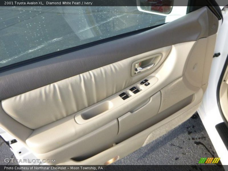 Diamond White Pearl / Ivory 2001 Toyota Avalon XL