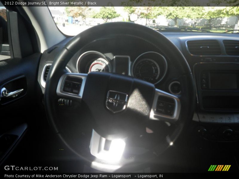 Bright Silver Metallic / Black 2012 Dodge Journey SE