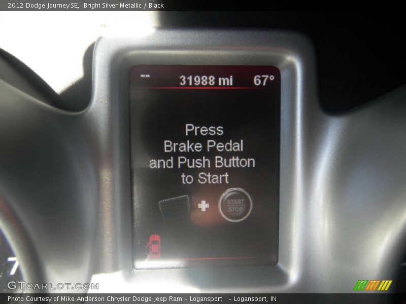 Bright Silver Metallic / Black 2012 Dodge Journey SE