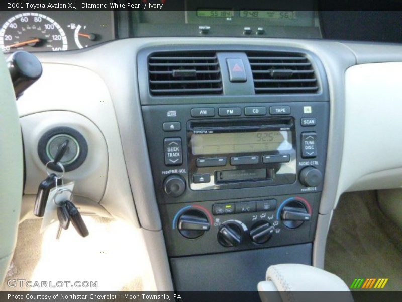 Diamond White Pearl / Ivory 2001 Toyota Avalon XL
