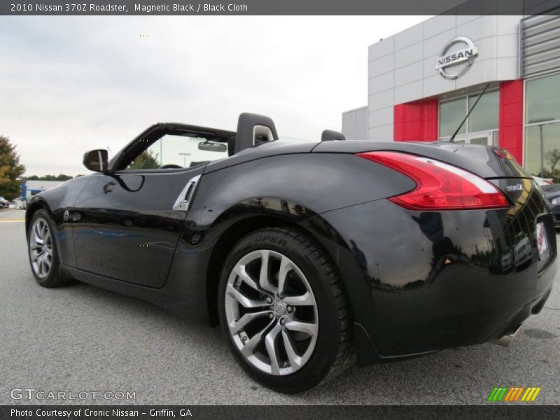 Magnetic Black / Black Cloth 2010 Nissan 370Z Roadster