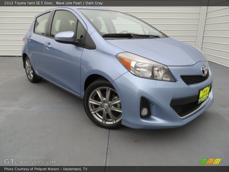 Wave Line Pearl / Dark Gray 2013 Toyota Yaris SE 5 Door