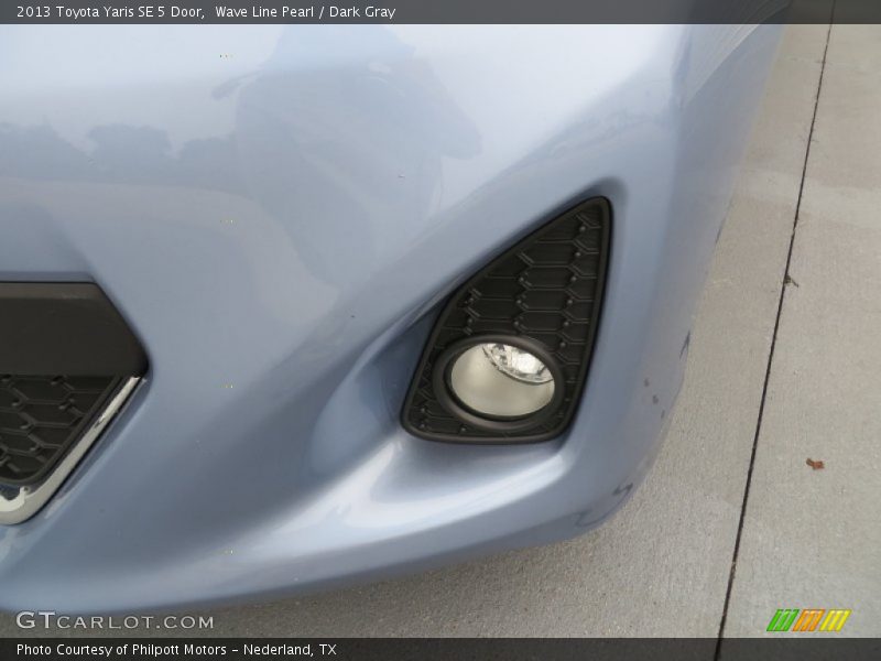 Wave Line Pearl / Dark Gray 2013 Toyota Yaris SE 5 Door