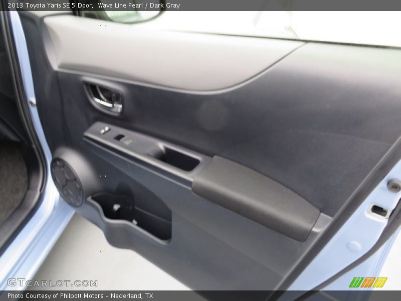 Wave Line Pearl / Dark Gray 2013 Toyota Yaris SE 5 Door