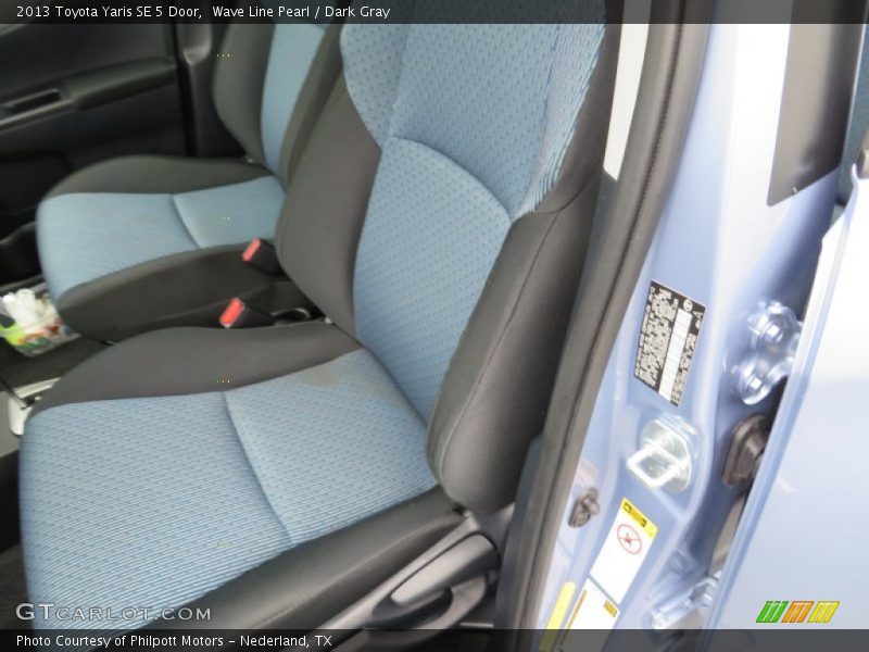 Wave Line Pearl / Dark Gray 2013 Toyota Yaris SE 5 Door