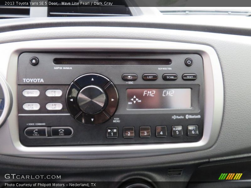 Wave Line Pearl / Dark Gray 2013 Toyota Yaris SE 5 Door