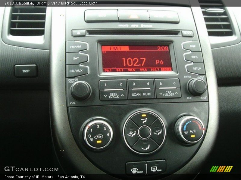 Bright Silver / Black Soul Logo Cloth 2013 Kia Soul +