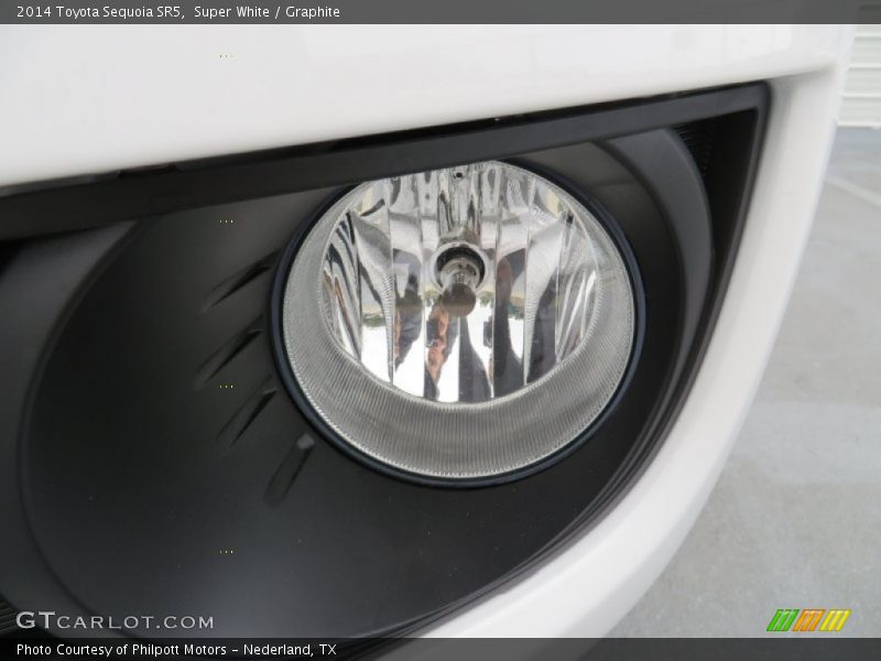 Super White / Graphite 2014 Toyota Sequoia SR5