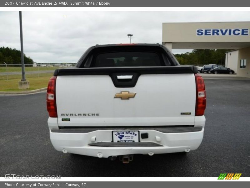 Summit White / Ebony 2007 Chevrolet Avalanche LS 4WD