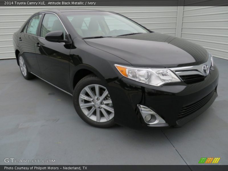 Attitude Black Metallic / Ivory 2014 Toyota Camry XLE