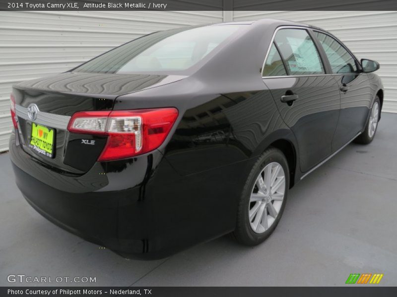 Attitude Black Metallic / Ivory 2014 Toyota Camry XLE