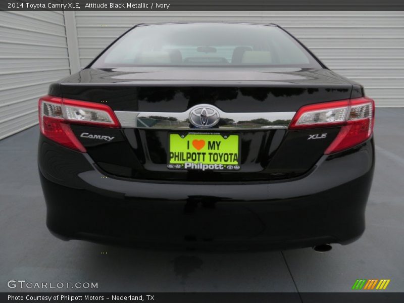 Attitude Black Metallic / Ivory 2014 Toyota Camry XLE