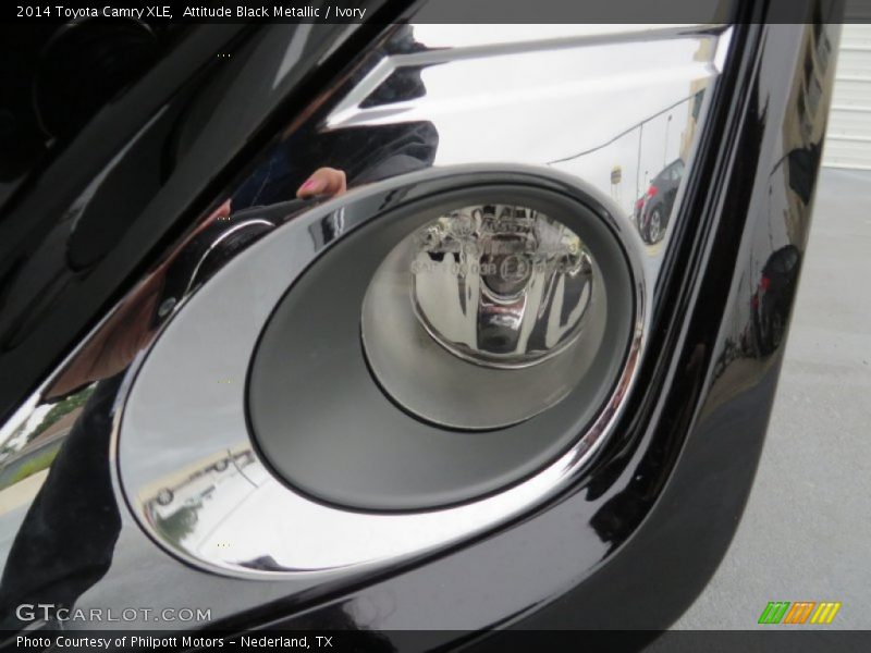 Attitude Black Metallic / Ivory 2014 Toyota Camry XLE