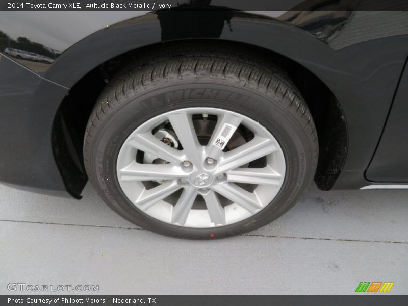 Attitude Black Metallic / Ivory 2014 Toyota Camry XLE
