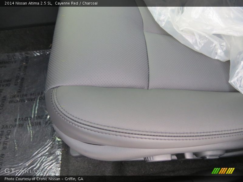 Cayenne Red / Charcoal 2014 Nissan Altima 2.5 SL