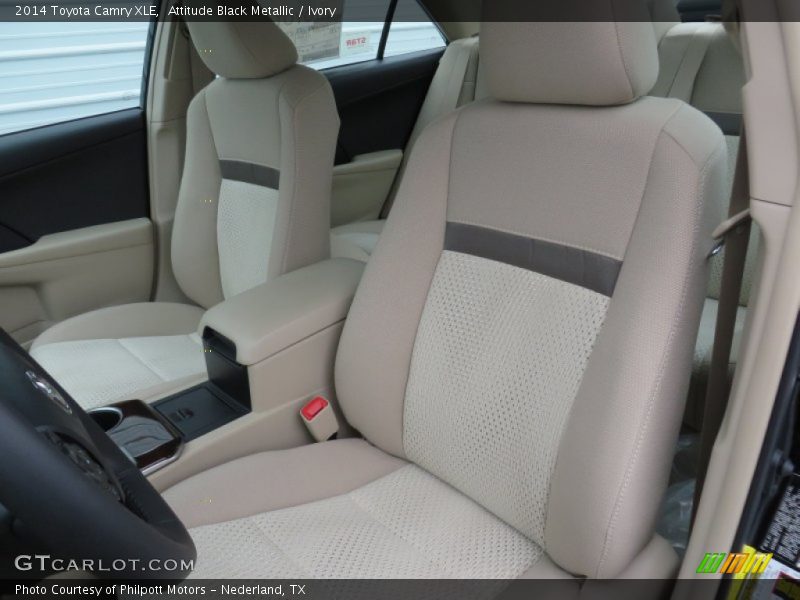 Attitude Black Metallic / Ivory 2014 Toyota Camry XLE
