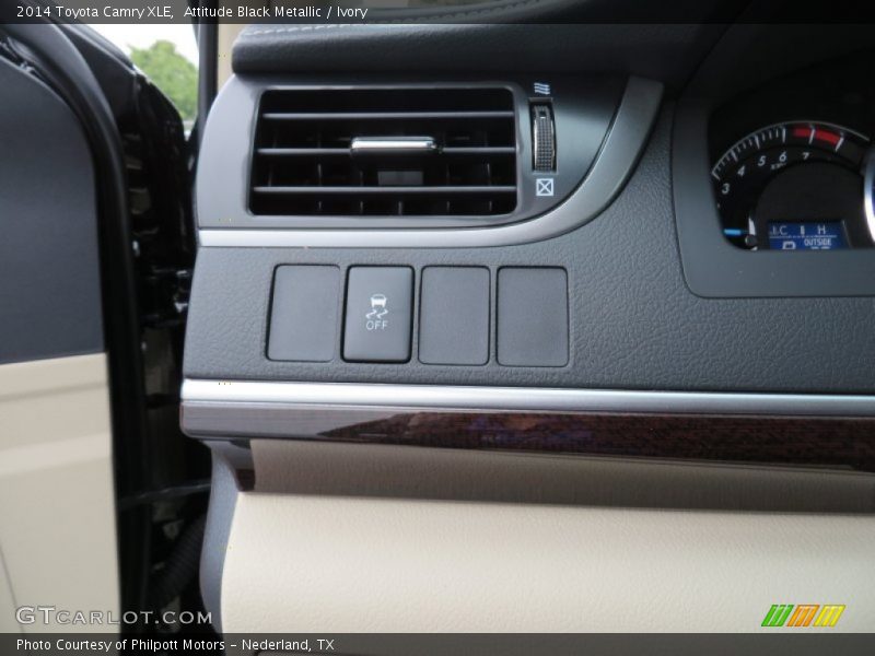 Attitude Black Metallic / Ivory 2014 Toyota Camry XLE