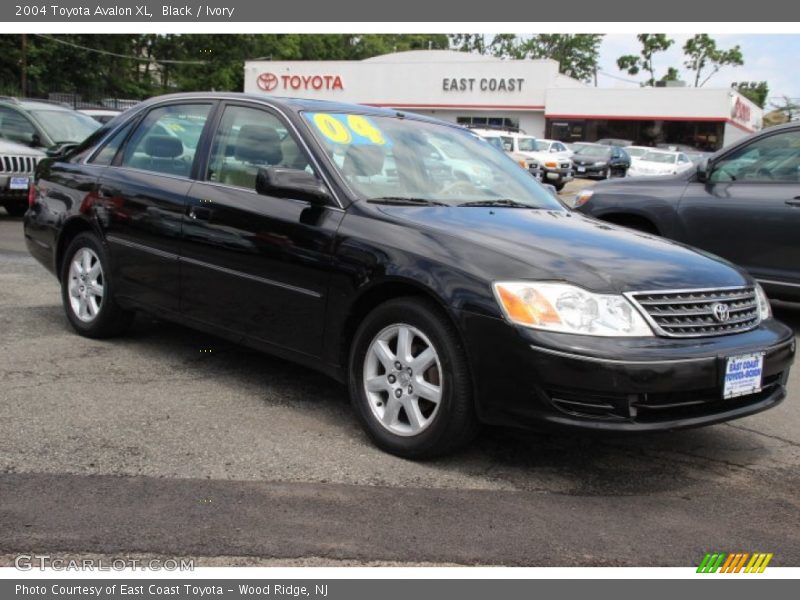 Black / Ivory 2004 Toyota Avalon XL