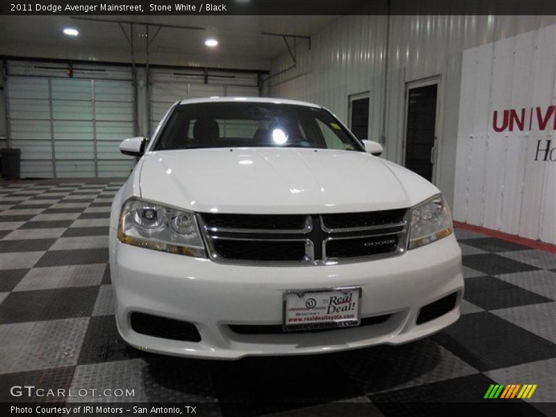Stone White / Black 2011 Dodge Avenger Mainstreet