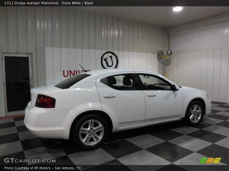 Stone White / Black 2011 Dodge Avenger Mainstreet