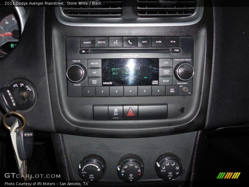 Stone White / Black 2011 Dodge Avenger Mainstreet