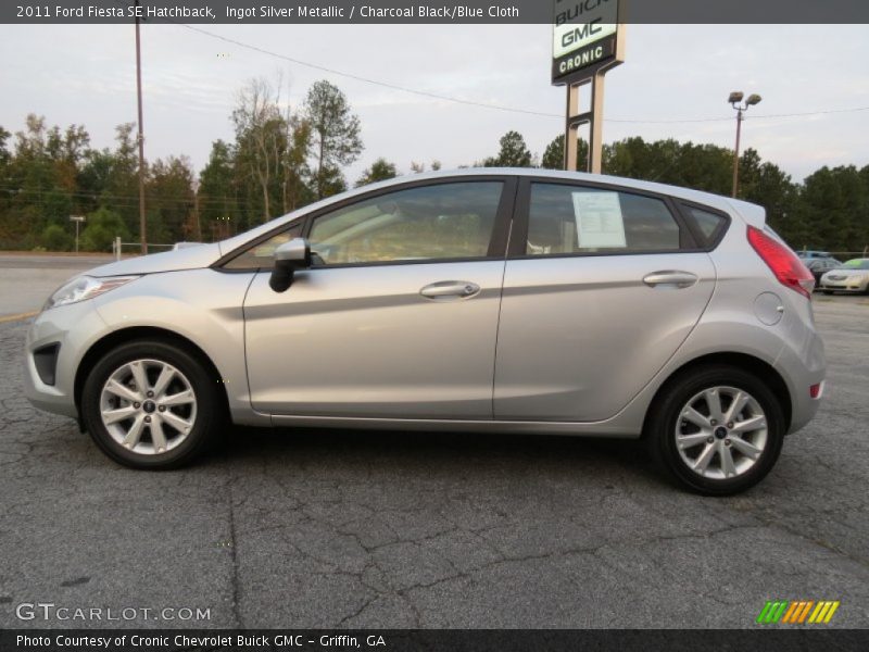 Ingot Silver Metallic / Charcoal Black/Blue Cloth 2011 Ford Fiesta SE Hatchback