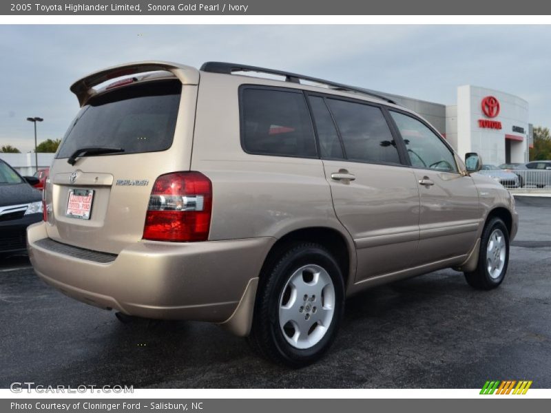 Sonora Gold Pearl / Ivory 2005 Toyota Highlander Limited