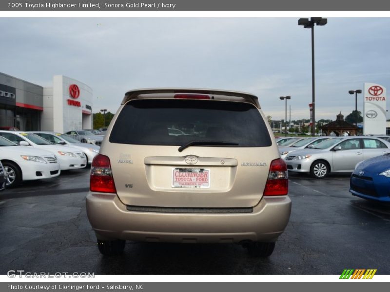 Sonora Gold Pearl / Ivory 2005 Toyota Highlander Limited