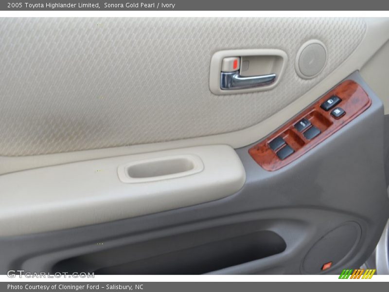 Sonora Gold Pearl / Ivory 2005 Toyota Highlander Limited