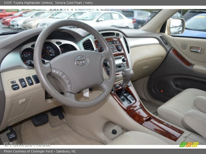 Sonora Gold Pearl / Ivory 2005 Toyota Highlander Limited
