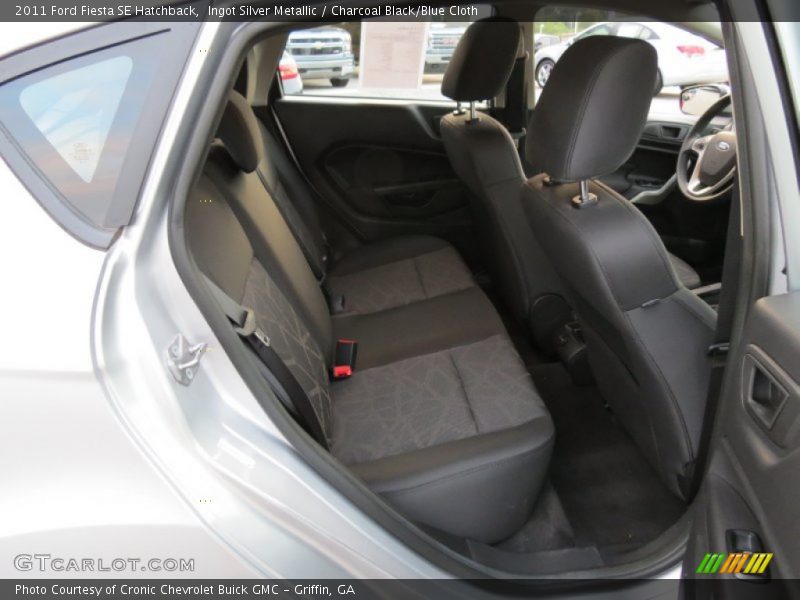 Ingot Silver Metallic / Charcoal Black/Blue Cloth 2011 Ford Fiesta SE Hatchback