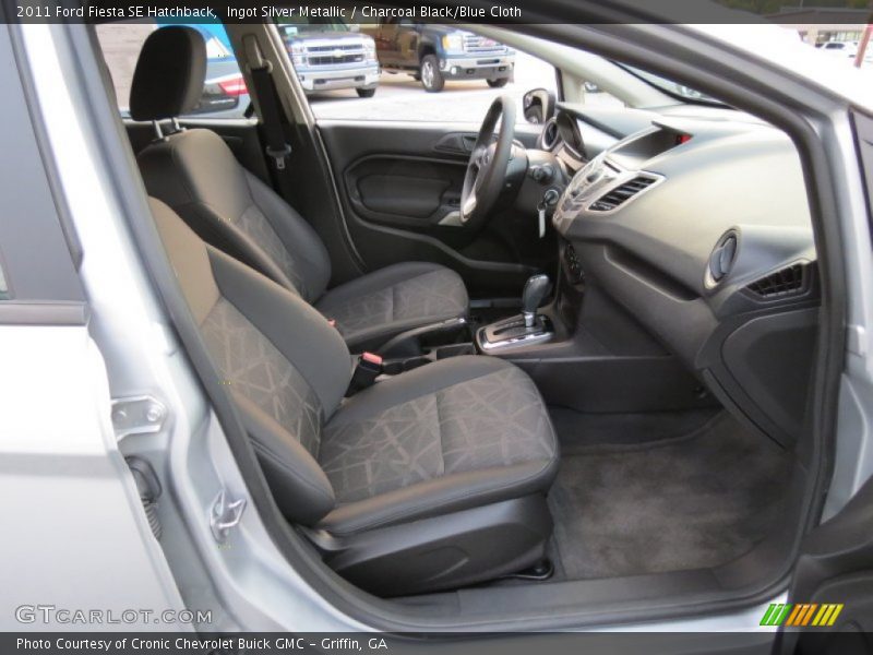 Ingot Silver Metallic / Charcoal Black/Blue Cloth 2011 Ford Fiesta SE Hatchback