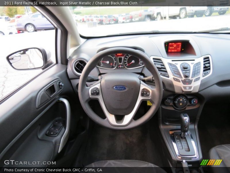 Ingot Silver Metallic / Charcoal Black/Blue Cloth 2011 Ford Fiesta SE Hatchback